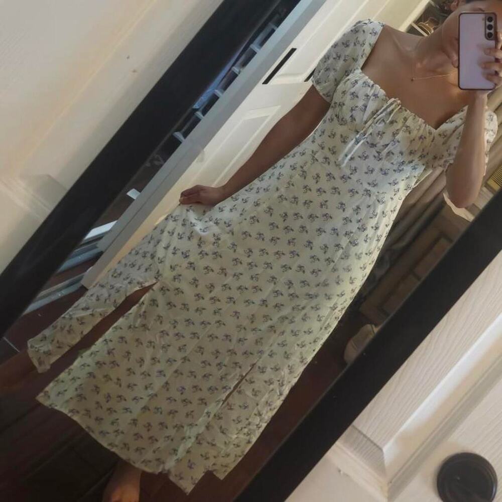 Rihoas Short Sleeve Floral Ruched Midi Dress in Size Small - Picture 7 of 8